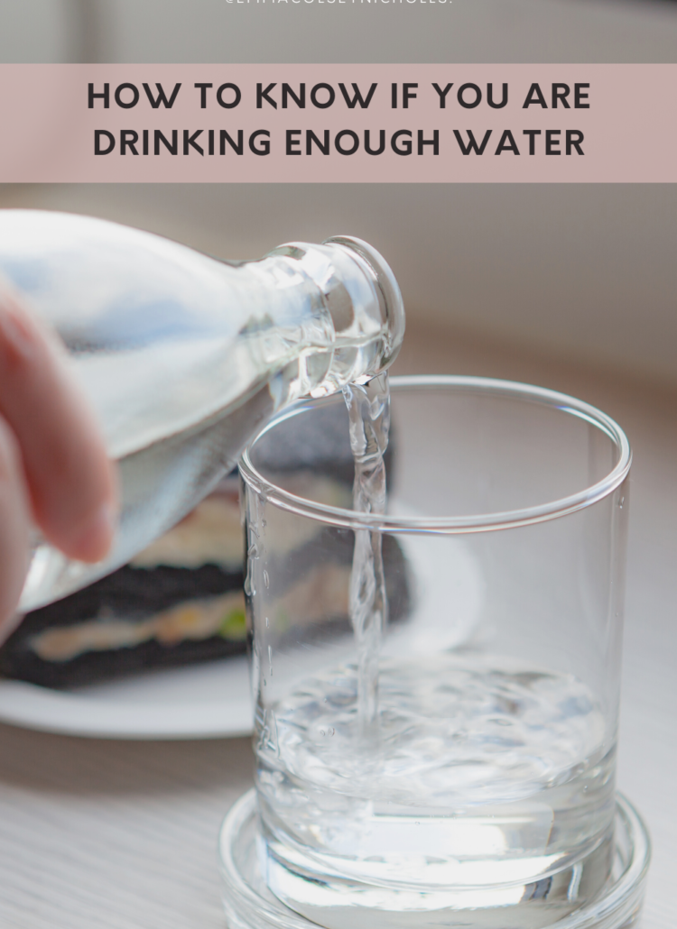 HOW TO KNOW IF YOU ARE DRINKING ENOUGH WATER