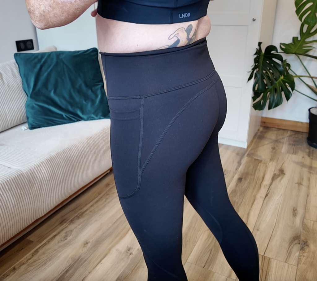 LNDR leggings review side LNDR leggings review side